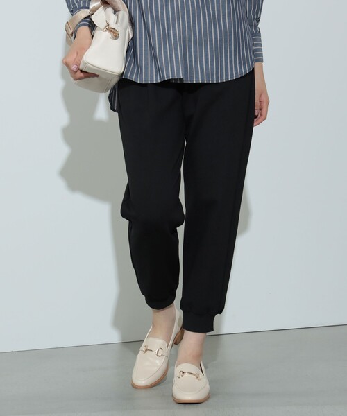 BEAMS HEART(ビームスハート)の「裾リブ イージーパンツ(スラックス・レディース・ブラック/ブラウン系その他/オリーブ・SMALL/MEDIUM)」の15枚目の写真