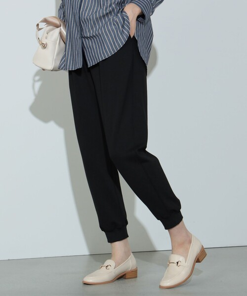 BEAMS HEART(ビームスハート)の「裾リブ イージーパンツ(スラックス・レディース・ブラック/ブラウン系その他/オリーブ・SMALL/MEDIUM)」の16枚目の写真