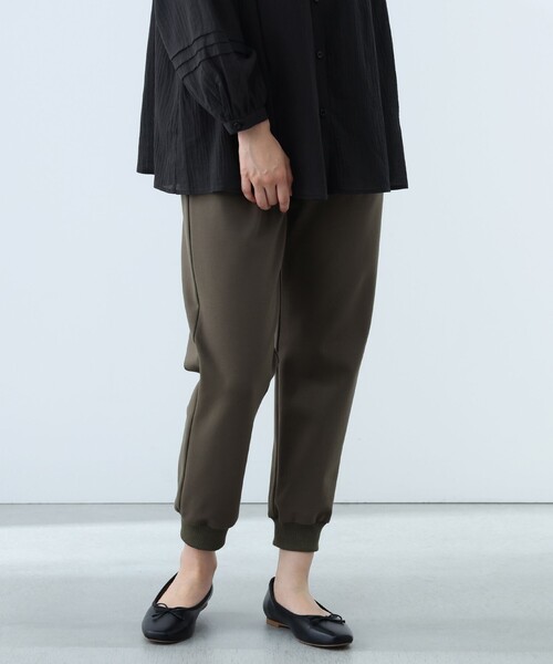 BEAMS HEART(ビームスハート)の「裾リブ イージーパンツ(スラックス・レディース・ブラック/ブラウン系その他/オリーブ・SMALL/MEDIUM)」の20枚目の写真