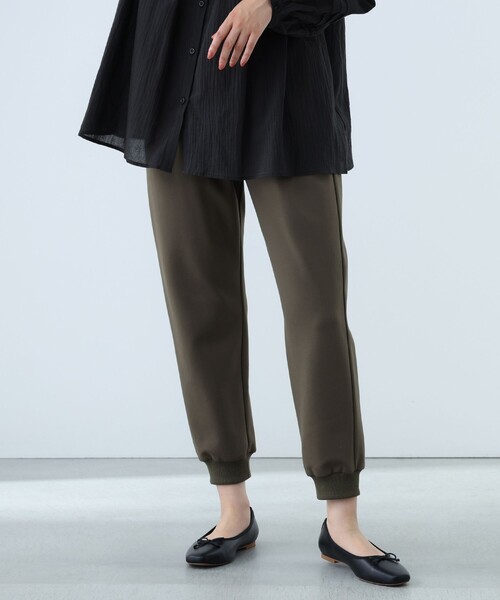 BEAMS HEART(ビームスハート)の「裾リブ イージーパンツ(スラックス・レディース・ブラック/ブラウン系その他/オリーブ・SMALL/MEDIUM)」の4枚目の写真