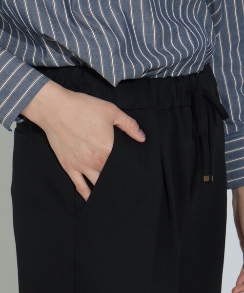 BEAMS HEART(ビームスハート)の「裾リブ イージーパンツ(スラックス・レディース・ブラック/ブラウン系その他/オリーブ・SMALL/MEDIUM)」の8枚目の写真