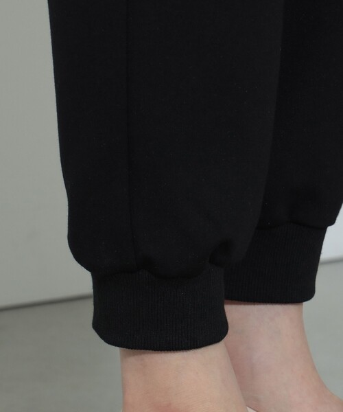 BEAMS HEART(ビームスハート)の「裾リブ イージーパンツ(スラックス・レディース・ブラック/ブラウン系その他/オリーブ・SMALL/MEDIUM)」の9枚目の写真