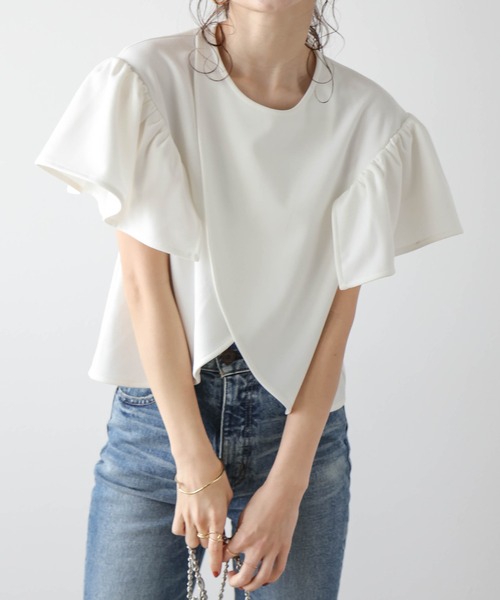 La-gemme(ラジェム)の「ラッフルフリルショルダートップス(Tシャツ/カットソー・レディース・ブラック/ブルー/ホワイト・フリー)」の2枚目の写真