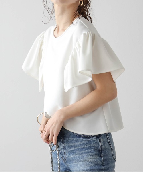 La-gemme(ラジェム)の「ラッフルフリルショルダートップス(Tシャツ/カットソー・レディース・ブラック/ブルー/ホワイト・フリー)」の5枚目の写真