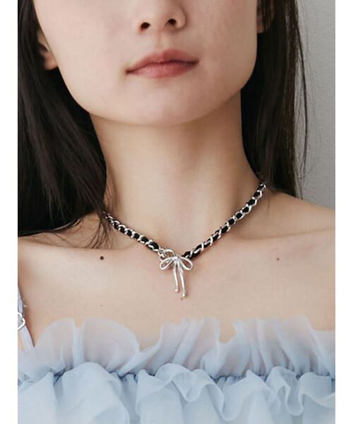 jouetie（ジュエティ）の「コンビリボンチェーンネックレス（ネックレス・レディース・アイボリー/ブラック・FREE）」の3枚目の写真