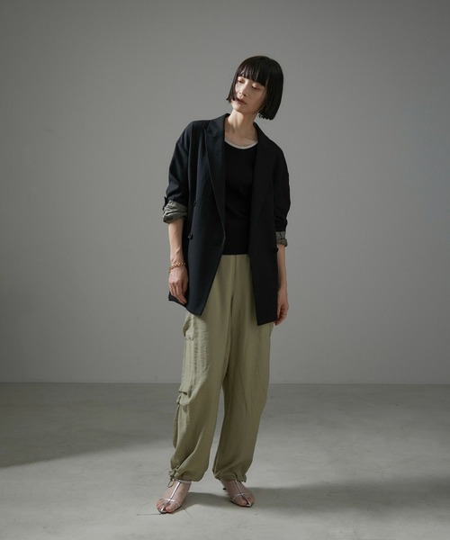 SALON adam et rope'(サロン アダム エ ロペ)の「【WEB限定】ヴィンテージライクカーゴパンツ【洗える】(カーゴパンツ・レディース・ブラウン系その他2/ブラック/カーキ・FREE)」の6枚目の写真