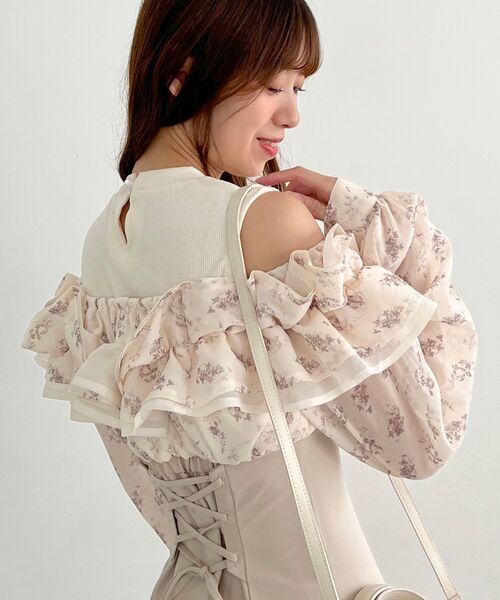 MAJESTIC LEGON（マジェスティックレゴン）の「ウエストきゅっとミルフィーユワンピ（ワンピース・レディース・ベージュ系その他2/ホワイト系その他2/ブラウン系その他2/ブラック系その他・X-SMALL/SMALL/MEDIUM）」の2枚目の写真