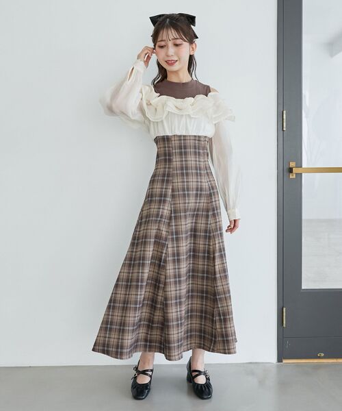 MAJESTIC LEGON（マジェスティックレゴン）の「ウエストきゅっとミルフィーユワンピ（ワンピース・レディース・ベージュ系その他2/ホワイト系その他2/ブラウン系その他2/ブラック系その他・X-SMALL/SMALL/MEDIUM）」の7枚目の写真