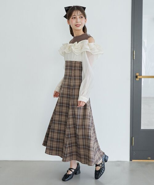 MAJESTIC LEGON（マジェスティックレゴン）の「ウエストきゅっとミルフィーユワンピ（ワンピース・レディース・ベージュ系その他2/ホワイト系その他2/ブラウン系その他2/ブラック系その他・X-SMALL/SMALL/MEDIUM）」の8枚目の写真