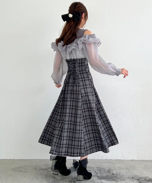 MAJESTIC LEGON（マジェスティックレゴン）の「ウエストきゅっとミルフィーユワンピ（ワンピース・レディース・ベージュ系その他2/ホワイト系その他2/ブラウン系その他2/ブラック系その他・X-SMALL/SMALL/MEDIUM）」の22枚目の写真