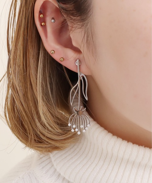 didizizi（ディディジジ）の「ドライフラワーピアス/ｲﾔﾘﾝｸﾞ（ピアス（両耳用）・レディース・シルバー/シルバー系その他/ゴールド/ゴールド系その他・FREE）」の2枚目の写真