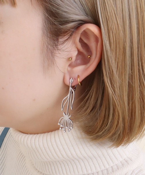 didizizi（ディディジジ）の「ドライフラワーピアス/ｲﾔﾘﾝｸﾞ（ピアス（両耳用）・レディース・シルバー/シルバー系その他/ゴールド/ゴールド系その他・FREE）」の11枚目の写真