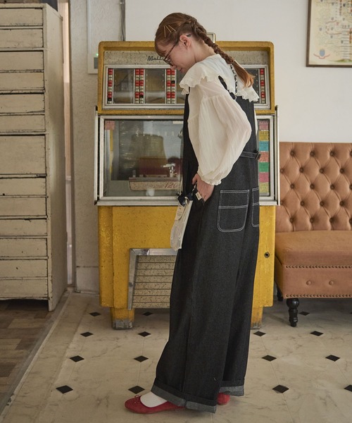 Crisp（クリスプ）の「Vネックデニムサロペット（サロペット/オーバーオール・レディース・ネイビー/ブラック/ブラック系/イエロー系・FREE）」の6枚目の写真