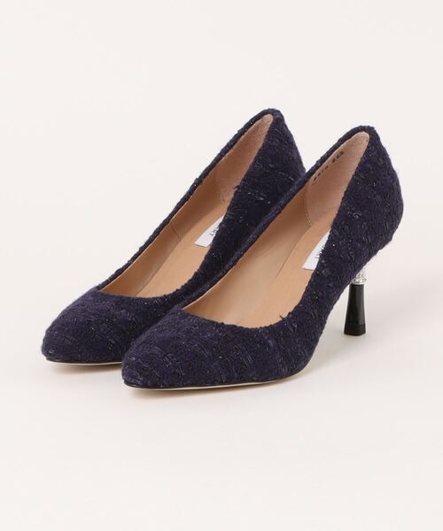 JILL STUART（ジルスチュアート）の「ポインテッドトゥビジューヒールパンプス（パンプス・レディース・ブラック/ゴールド/ネイビー・23.0cm/23.5cm/24.0cm/24.5cm/22.5cm）」の2枚目の写真