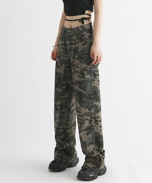 lilful(リルフル)の「カモフラージュ ダブルニースタッズ デニムストレートパンツ 迷彩柄(デニムパンツ・レディース・グリーン・M/L)」の8枚目の写真