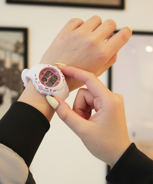ICE WATCH（アイスウォッチ）の「「Ice-Watch アイスウォッチ」ICE digit explorer アイス デジットエクスプローラー　ユニセックス（デジタル腕時計・レディース・ブラック/ブルー/ネイビー/ミント/ピンク/ホワイト/ブラック×ゴールド/ホワイト×ライム/オレンジ/ホワイト×ブルー/ホワイト×ピンク・40mm）」の5枚目の写真