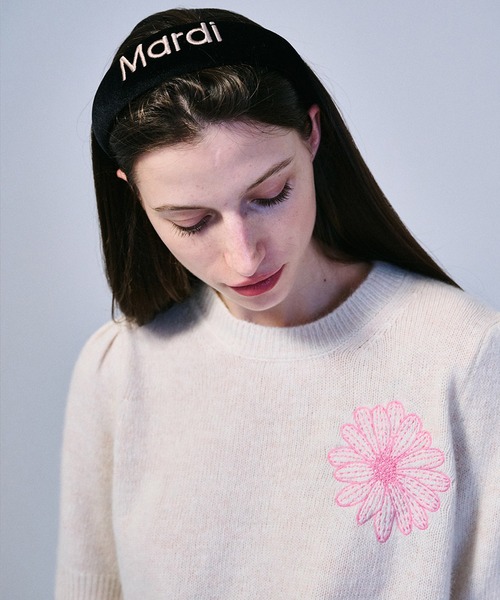 Mardi Mercredi（マルディメクルディ）の「HAIR BAND LOGO EMBELLISHMENT VELVET（ヘアバンド・レディース・ネイビー/グリーン/ブラウン/ブルー/ブラック・FREE）」の10枚目の写真