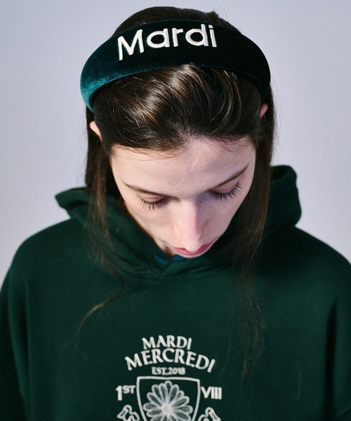 Mardi Mercredi（マルディメクルディ）の「HAIR BAND LOGO EMBELLISHMENT VELVET（ヘアバンド・レディース・ネイビー/グリーン/ブラウン/ブルー/ブラック・FREE）」の17枚目の写真