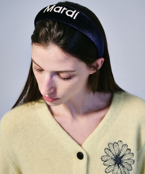 Mardi Mercredi（マルディメクルディ）の「HAIR BAND LOGO EMBELLISHMENT VELVET（ヘアバンド・レディース・ネイビー/グリーン/ブラウン/ブルー/ブラック・FREE）」の22枚目の写真