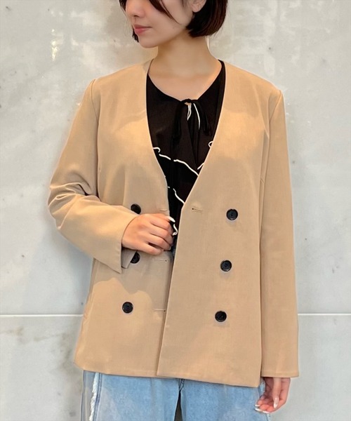 AND COUTURE（アンドクチュール）の「ノーカラーダブルジャケット（ノーカラージャケット・レディース・ベージュ/チャコールグレー/ミント・FREE）」の4枚目の写真