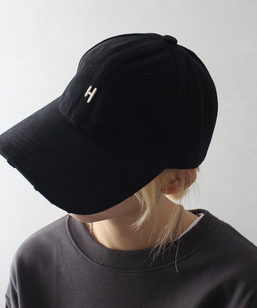 SpRay(スプレイ)の「イニシャル刺繍キャップ(H)(キャップ・レディース・チャコールグレー/ブラック/ベージュ/ブラウン/レッド/アイボリー・FREE)」の13枚目の写真