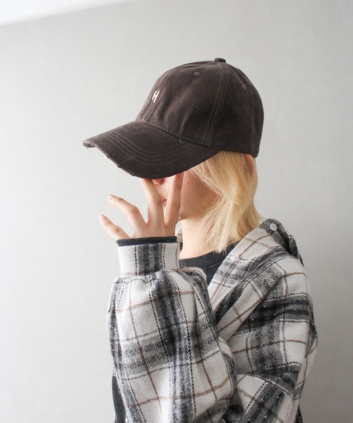 SpRay(スプレイ)の「イニシャル刺繍キャップ(H)(キャップ・レディース・チャコールグレー/ブラック/ベージュ/ブラウン/レッド/アイボリー・FREE)」の14枚目の写真