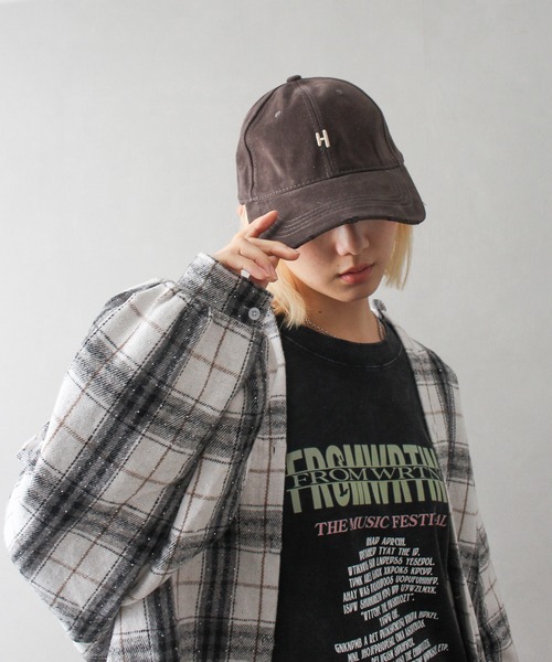 SpRay(スプレイ)の「イニシャル刺繍キャップ(H)(キャップ・レディース・チャコールグレー/ブラック/ベージュ/ブラウン/レッド/アイボリー・FREE)」の15枚目の写真