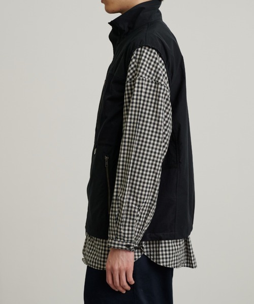 PUBLIC TOKYO(パブリックトウキョウ)の「テックディテールベスト(ベスト・メンズ・ダークグレー/ブラック・1/2)」の7枚目の写真