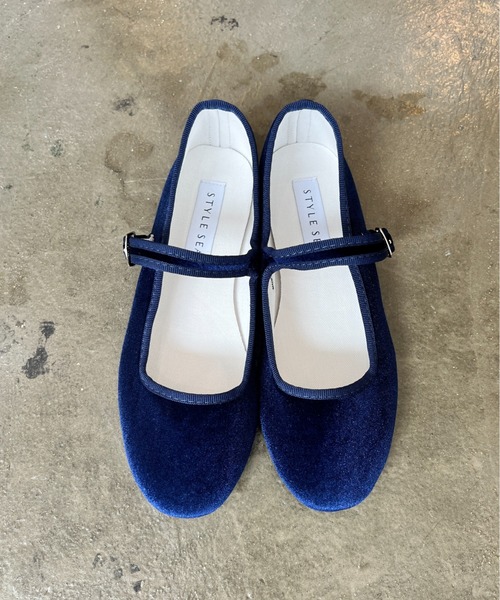 StyleSea（スタイルシー）の「ベルベットストラップラウンドシューズ（バレエシューズ・レディース・シルバー/ピンク/モカ/コバルトブルー/ネイビー/ブラウン/オレンジ/ラベンダー/オリーブ/グレイッシュベージュ/ブラック/テラコッタ・22.5cm/23cm/24cm/23.5cm/25cm/24.5cm）」の7枚目の写真