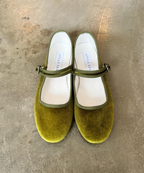 StyleSea（スタイルシー）の「ベルベットストラップラウンドシューズ（バレエシューズ・レディース・シルバー/ピンク/モカ/コバルトブルー/ネイビー/ブラウン/オレンジ/ラベンダー/オリーブ/グレイッシュベージュ/ブラック/テラコッタ・22.5cm/23cm/24cm/23.5cm/25cm/24.5cm）」の6枚目の写真