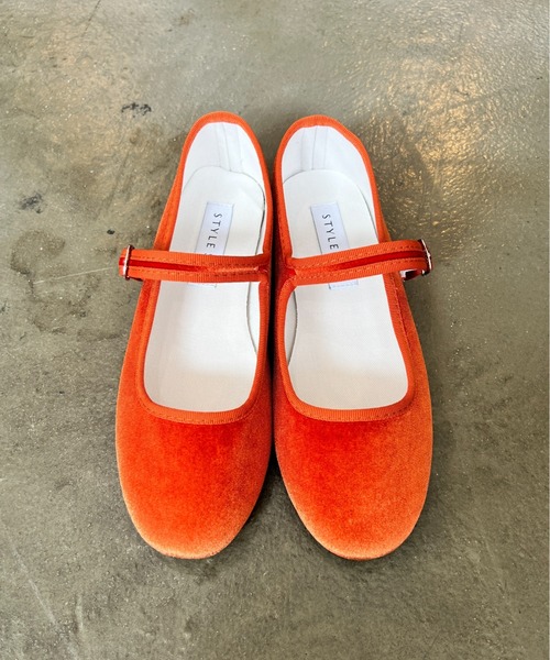 StyleSea（スタイルシー）の「ベルベットストラップラウンドシューズ（バレエシューズ・レディース・シルバー/ピンク/モカ/コバルトブルー/ネイビー/ブラウン/オレンジ/ラベンダー/オリーブ/グレイッシュベージュ/ブラック/テラコッタ・22.5cm/23cm/24cm/23.5cm/25cm/24.5cm）」の11枚目の写真