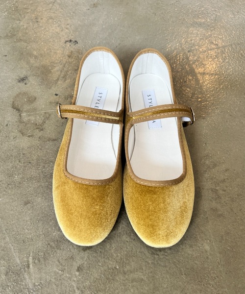 StyleSea（スタイルシー）の「ベルベットストラップラウンドシューズ（バレエシューズ・レディース・シルバー/ピンク/モカ/コバルトブルー/ネイビー/ブラウン/オレンジ/ラベンダー/オリーブ/グレイッシュベージュ/ブラック/テラコッタ・22.5cm/23cm/24cm/23.5cm/25cm/24.5cm）」の3枚目の写真