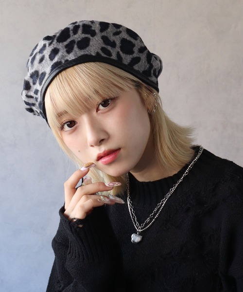 BARELY BLUE（ベアリーブルー）の「【 BARELY BLUE / ベアリーブルー 】 レオパード パイピング ベレー帽（ハンチング/ベレー帽・レディース・ベージュ/グレー/チャコールグレー・FREE）」の3枚目の写真