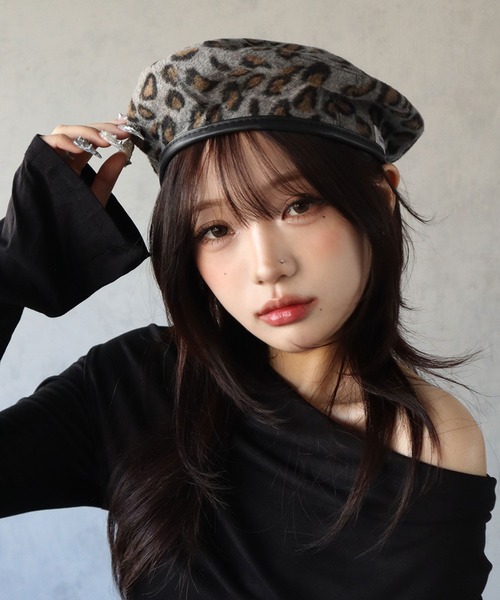 BARELY BLUE（ベアリーブルー）の「【 BARELY BLUE / ベアリーブルー 】 レオパード パイピング ベレー帽（ハンチング/ベレー帽・レディース・ベージュ/グレー/チャコールグレー・FREE）」の2枚目の写真