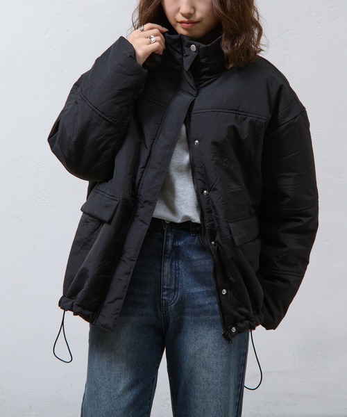 COLONY 2139(コロニートゥーワンスリーナイン)の「スタンド中綿ブルゾン(ダウンジャケット/コート・レディース・ブラック/カーキ・FREE)」の3枚目の写真