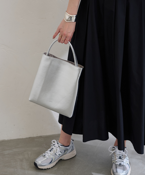 LE TALON（ルタロン）の「BEAURE/ビュレ ワンハンドルミニBAG（ショルダーバッグ・レディース・ブラック/シルバー・FREE）」の2枚目の写真