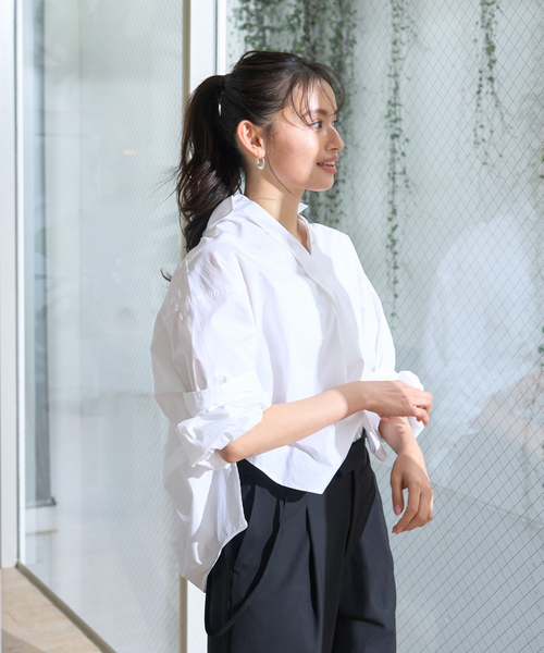 Rouge vif Anna（ルージュヴィフアンナ）の「バックコクーンBIGシャツ（シャツ/ブラウス・レディース・オフホワイト/サックスブルー/モカ・フリー）」の17枚目の写真