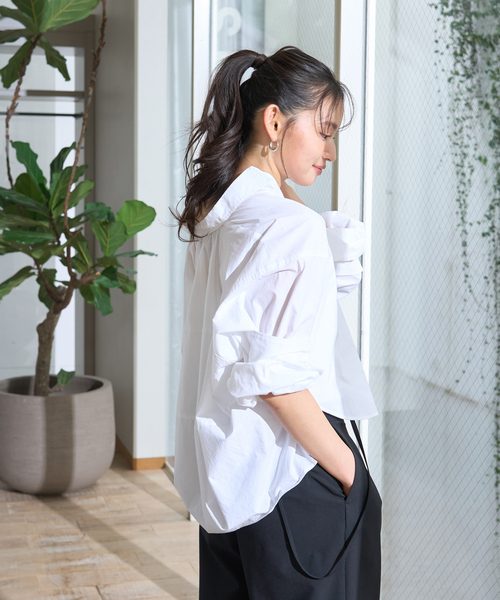 Rouge vif Anna（ルージュヴィフアンナ）の「バックコクーンBIGシャツ（シャツ/ブラウス・レディース・オフホワイト/サックスブルー/モカ・フリー）」の20枚目の写真