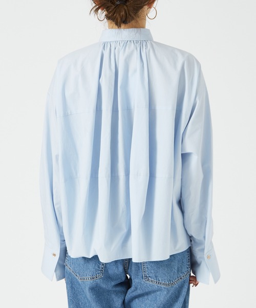 Rouge vif Anna（ルージュヴィフアンナ）の「バックコクーンBIGシャツ（シャツ/ブラウス・レディース・オフホワイト/サックスブルー/モカ・フリー）」の13枚目の写真