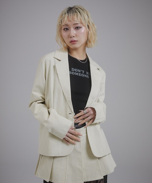 ENVYM（アンビー）の「テーラードボクシージャケット（テーラードジャケット・レディース・アイボリー/ピンク/ブラック・FREE）」の2枚目の写真