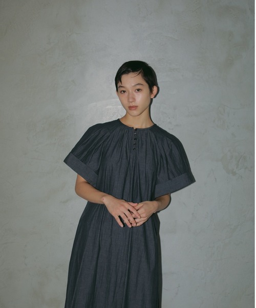 CASA FLINE（カーサフライン）の「【OC】オーガニックコットンタックスリーブ2wayドレス（ワンピース・レディース・アイボリー/ネイビー/ベージュ・FREE）」の4枚目の写真