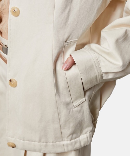 iRENE（アイレネ）の「コットンサテンブルゾンジャケット / Cotton Satin Blouson Jacket（テーラードジャケット・レディース・アイボリー/ブラウン・36）」の8枚目の写真