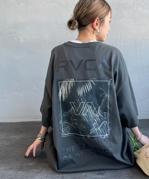 RVCA（ルーカ）の「[RVCA/ルーカ] PALM BOX バックプリントショートスリーブTシャツ（Tシャツ/カットソー・レディース・ホワイト/ブラック/カーキ・M/L/XL）」の2枚目の写真