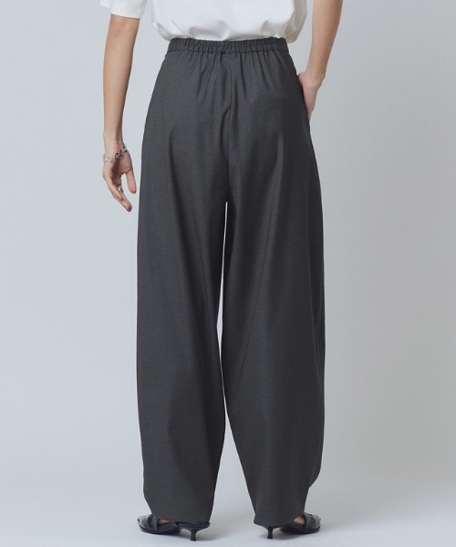 RASW（ラス）の「[RASW]インタックカーブパンツ（スラックス・レディース・グレイッシュベージュ/チャコール・S/M/L）」の13枚目の写真