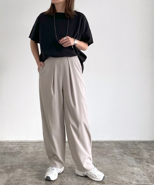 RASW（ラス）の「[RASW]インタックカーブパンツ（スラックス・レディース・グレイッシュベージュ/チャコール・S/M/L）」の17枚目の写真