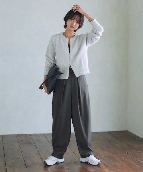 RASW（ラス）の「[RASW]インタックカーブパンツ（スラックス・レディース・グレイッシュベージュ/チャコール・S/M/L）」の22枚目の写真