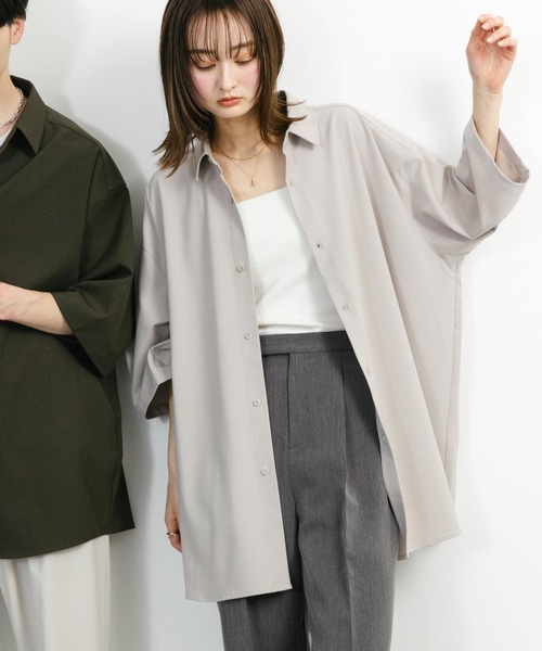 SENSE OF PLACE by URBAN RESEARCH（センスオブプレイスバイアーバンリサーチ）の「『ユニセックス』『イージーケア』エクストラルーズショートスリーブシャツ（シャツ/ブラウス・メンズ・チャコールグレー/ライトベージュ/グリーン・MEDIUM/LARGE）」の3枚目の写真