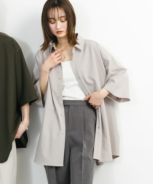 SENSE OF PLACE by URBAN RESEARCH（センスオブプレイスバイアーバンリサーチ）の「『ユニセックス』『イージーケア』エクストラルーズショートスリーブシャツ（シャツ/ブラウス・メンズ・チャコールグレー/ライトベージュ/グリーン・MEDIUM/LARGE）」の16枚目の写真