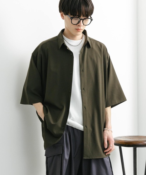 SENSE OF PLACE by URBAN RESEARCH（センスオブプレイスバイアーバンリサーチ）の「『ユニセックス』『イージーケア』エクストラルーズショートスリーブシャツ（シャツ/ブラウス・メンズ・チャコールグレー/ライトベージュ/グリーン・MEDIUM/LARGE）」の10枚目の写真