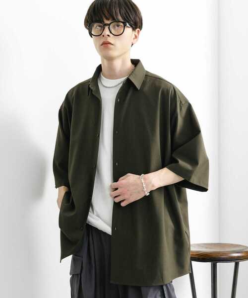 SENSE OF PLACE by URBAN RESEARCH（センスオブプレイスバイアーバンリサーチ）の「『ユニセックス』『イージーケア』エクストラルーズショートスリーブシャツ（シャツ/ブラウス・メンズ・チャコールグレー/ライトベージュ/グリーン・MEDIUM/LARGE）」の11枚目の写真